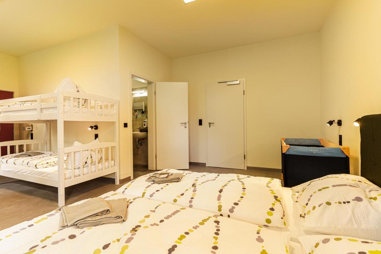 Hotel Und Hostel Gleisbett Аннаберг-Бухгольц Экстерьер фото
