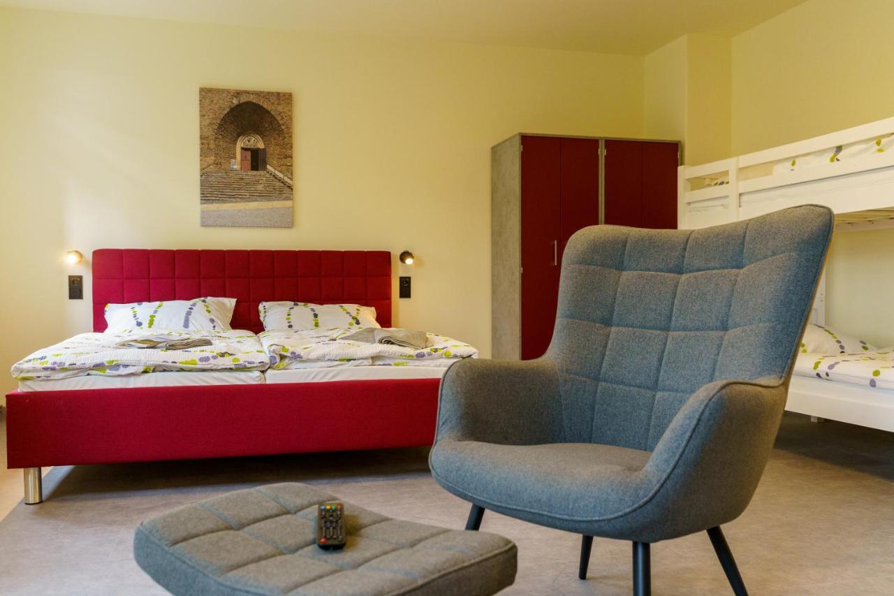 Hotel Und Hostel Gleisbett Аннаберг-Бухгольц Экстерьер фото