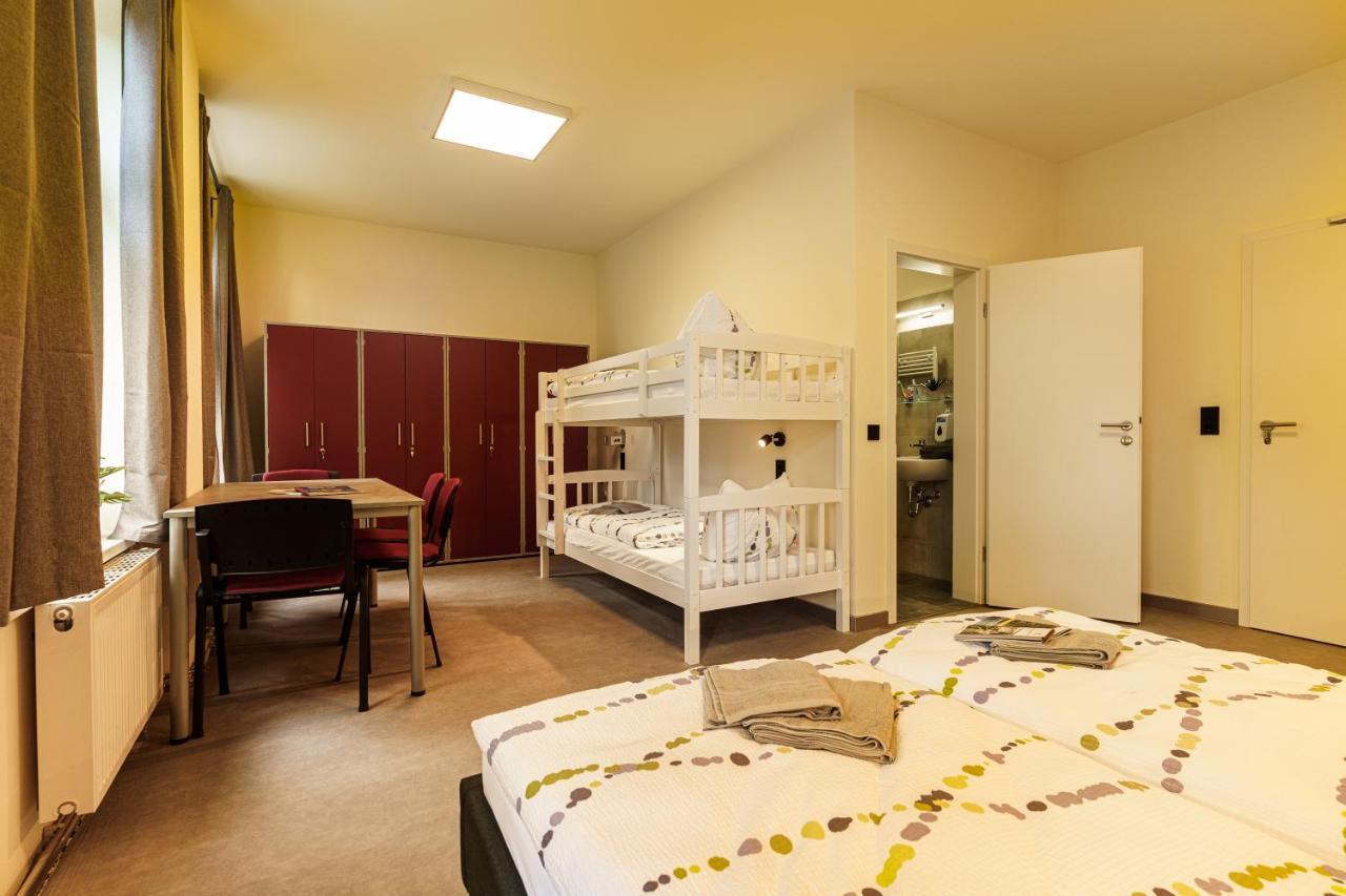 Hotel Und Hostel Gleisbett Аннаберг-Бухгольц Экстерьер фото