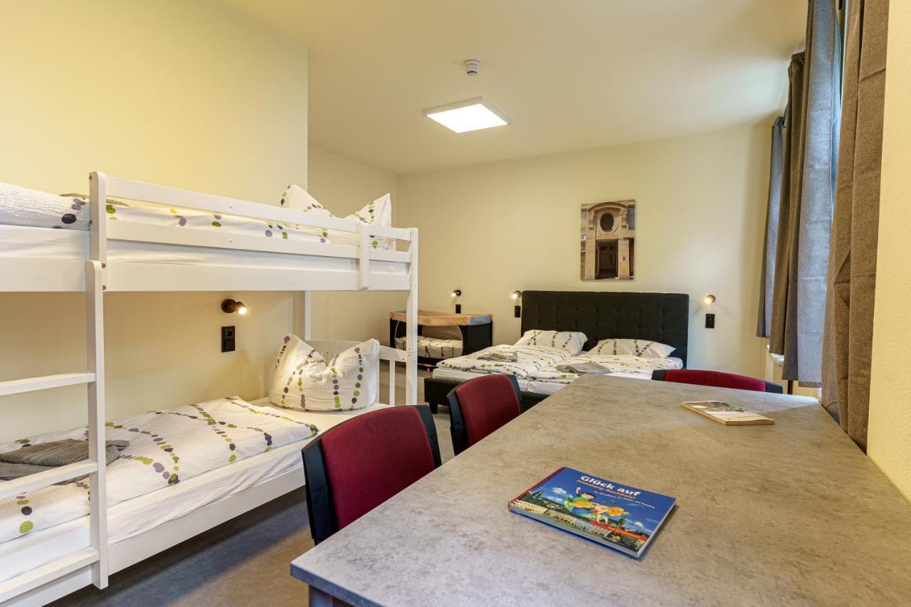 Hotel Und Hostel Gleisbett Аннаберг-Бухгольц Экстерьер фото